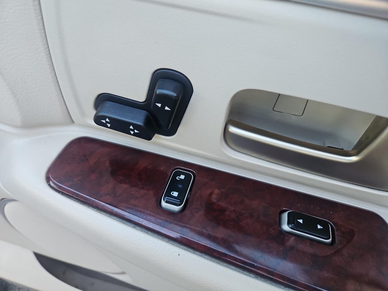 Lincoln Town Car 4dr Sdn Signature 2005