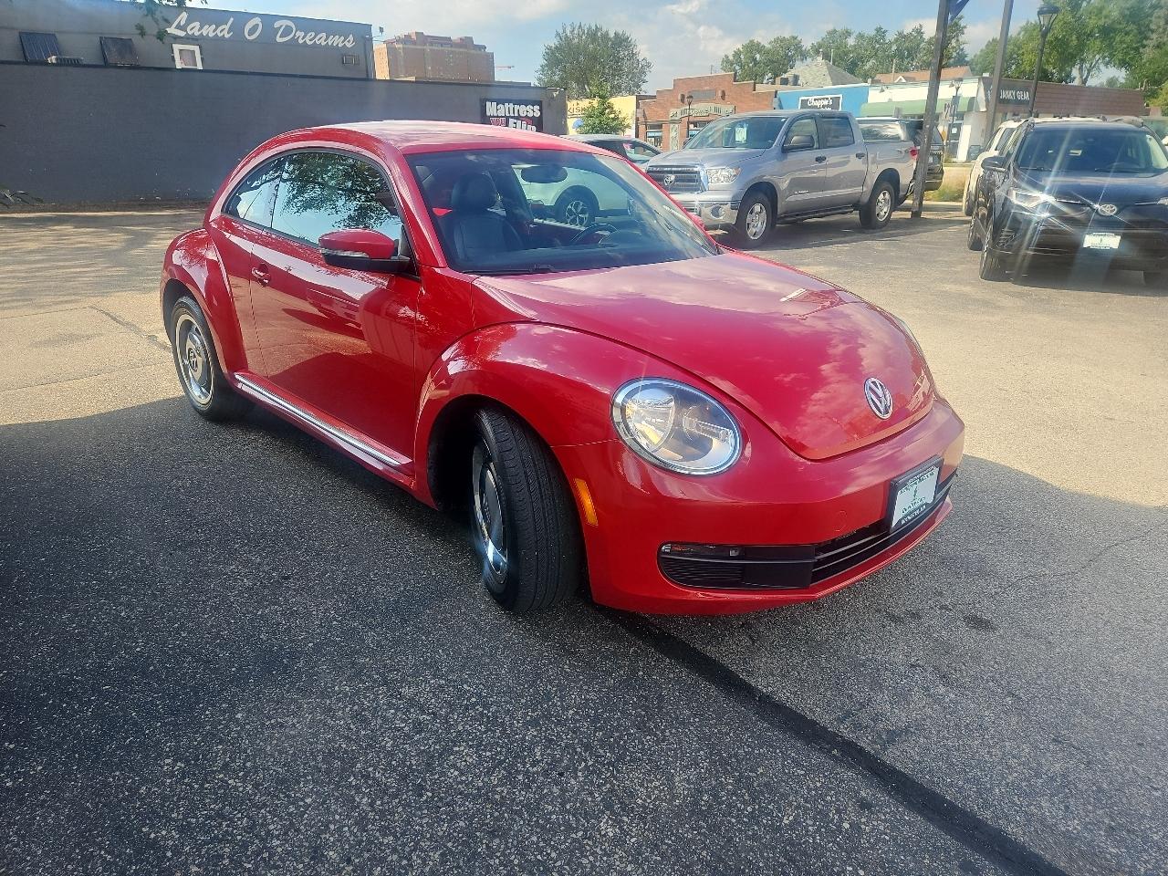 Volkswagen Beetle 2dr Cpe Auto 2.5L PZEV 2012