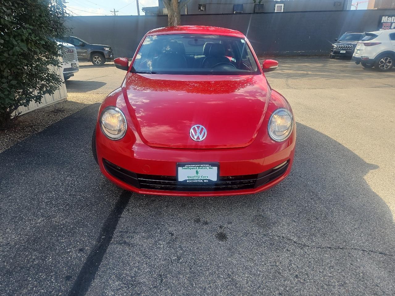 Volkswagen Beetle 2dr Cpe Auto 2.5L PZEV 2012