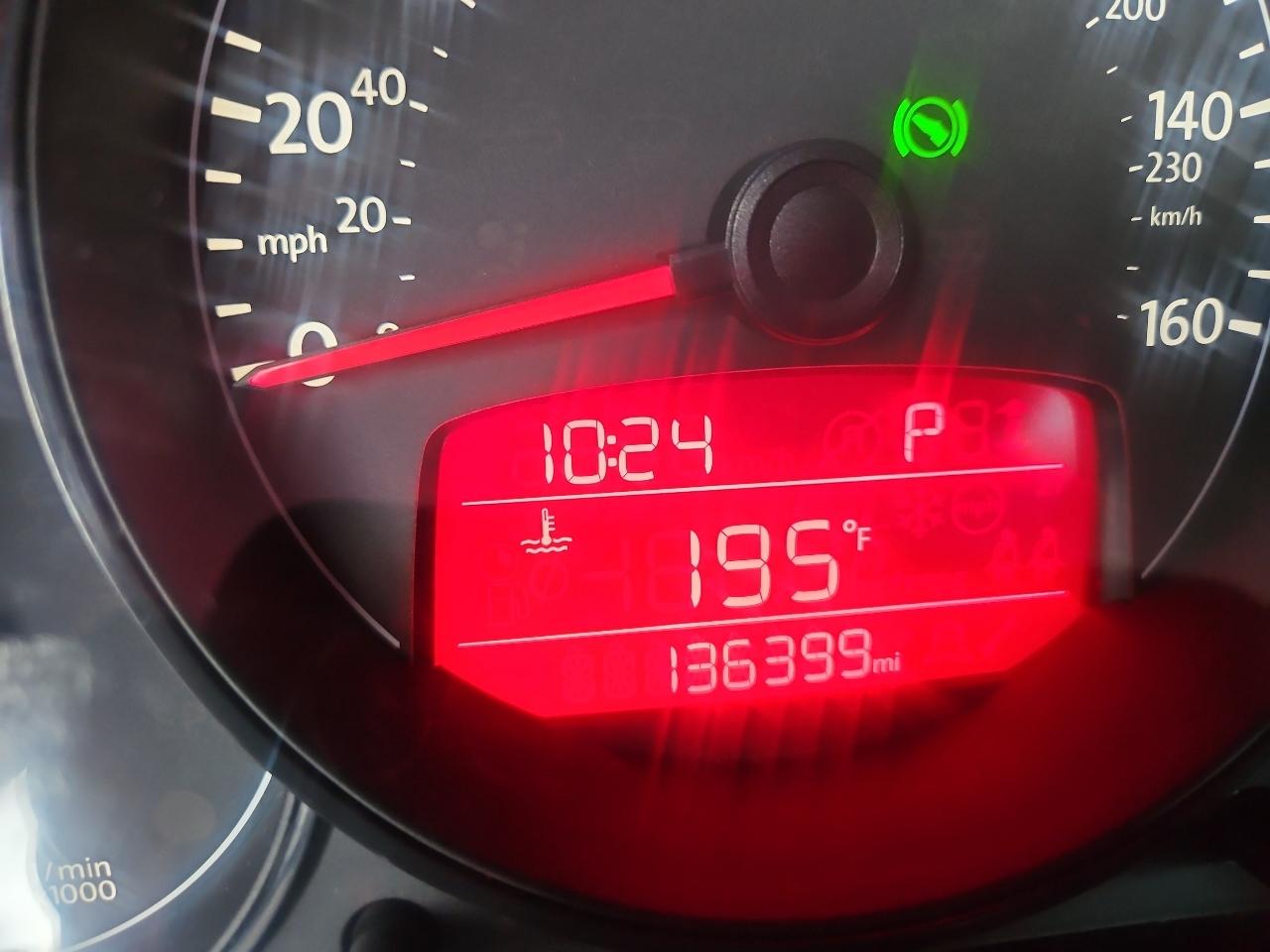 Volkswagen Beetle 2dr Cpe Auto 2.5L PZEV 2012