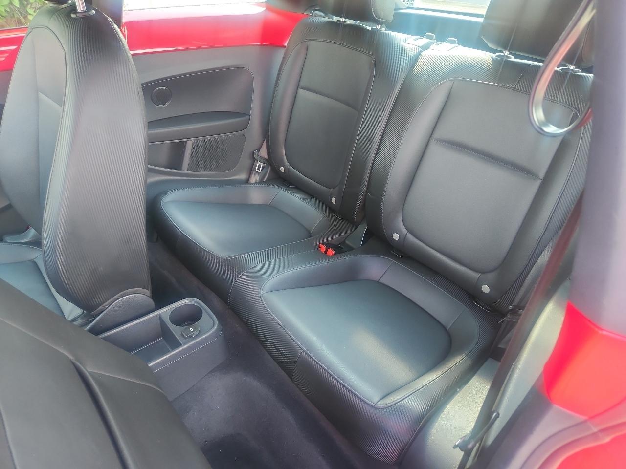 Volkswagen Beetle 2dr Cpe Auto 2.5L PZEV 2012
