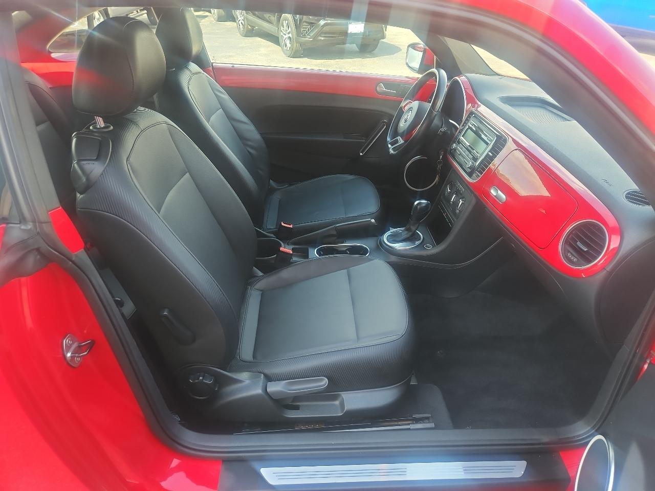 Volkswagen Beetle 2dr Cpe Auto 2.5L PZEV 2012