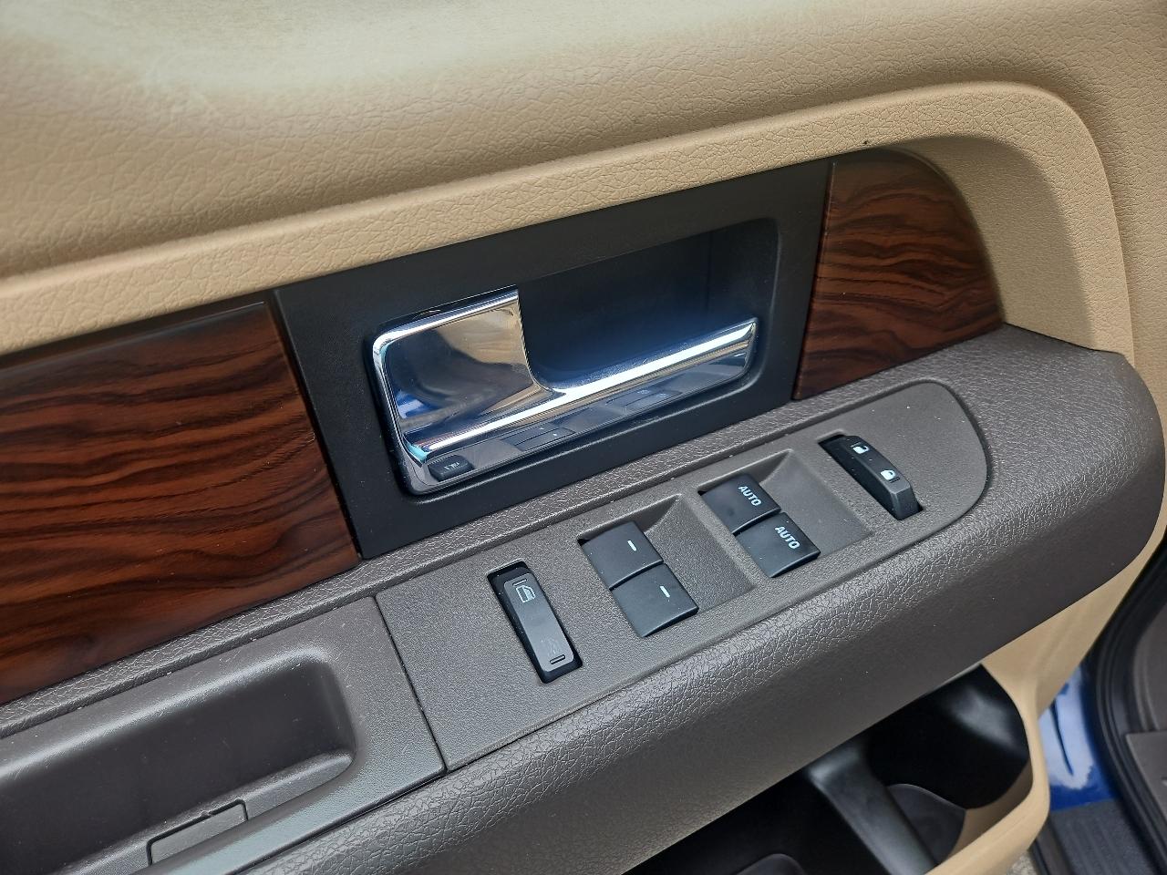 Ford F-150 4WD SuperCrew 145" Lariat 2012
