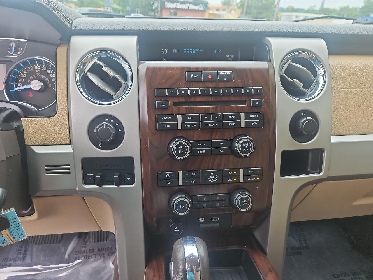 Ford F-150 4WD SuperCrew 145" Lariat 2012