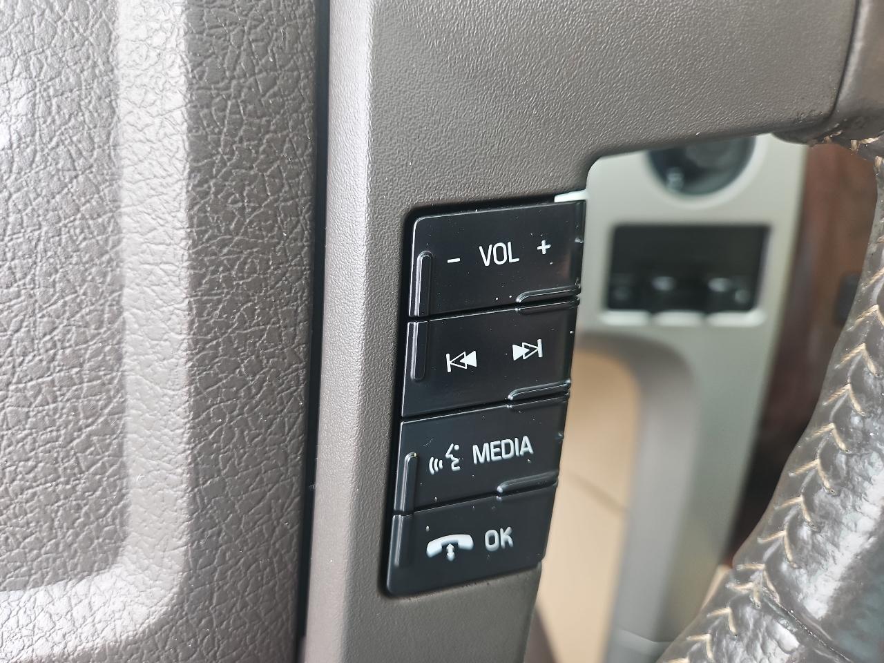 Ford F-150 4WD SuperCrew 145" Lariat 2012