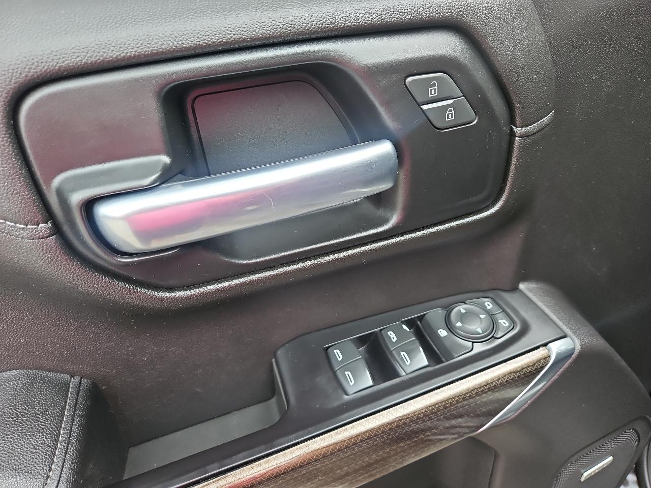 Chevrolet Silverado 1500 4WD Crew Cab 147" RST 2020