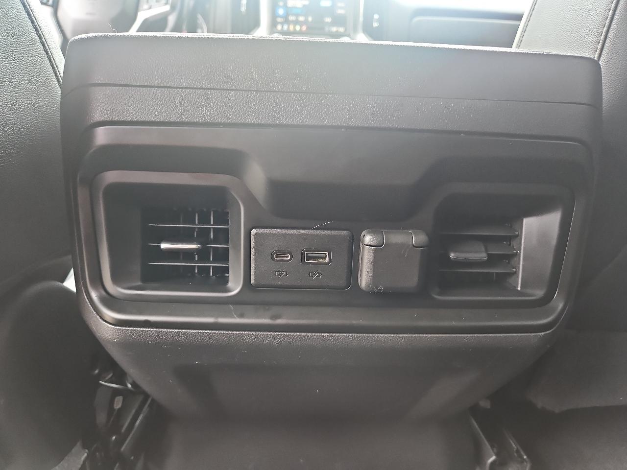 Chevrolet Silverado 1500 4WD Crew Cab 147" RST 2020
