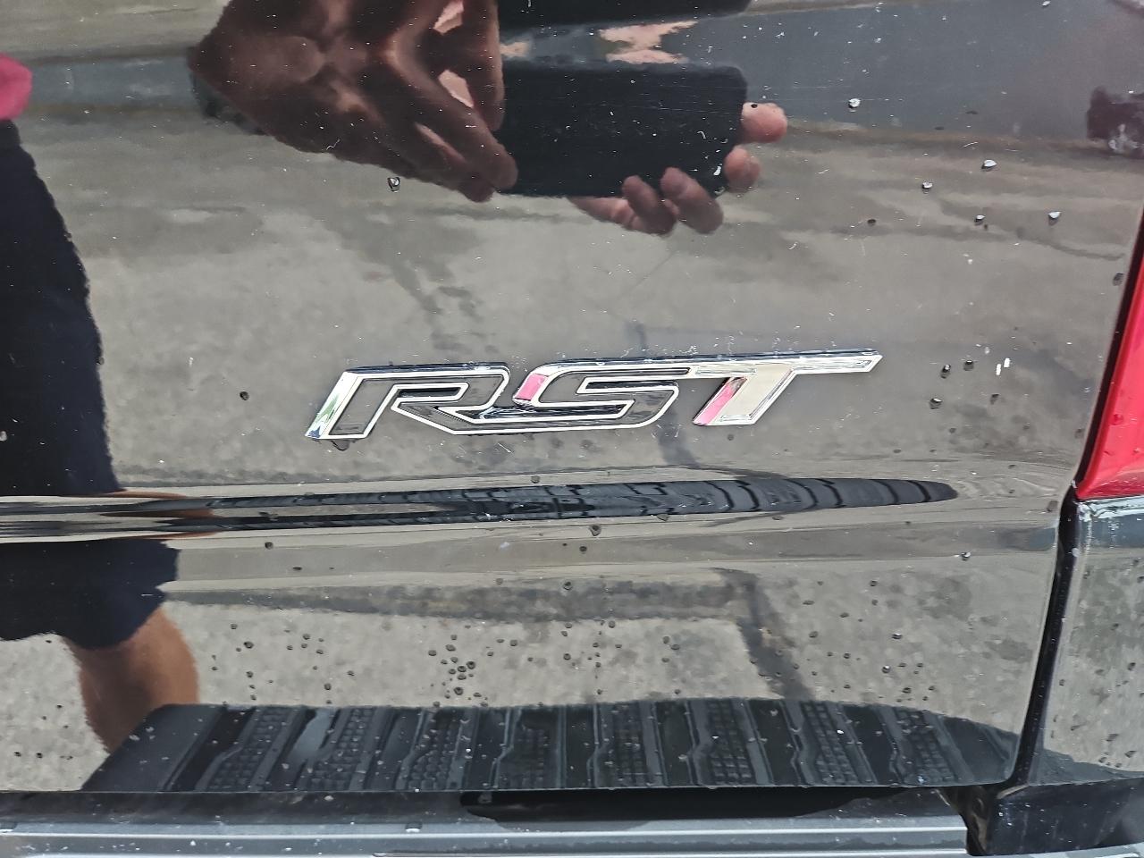 Chevrolet Silverado 1500 4WD Crew Cab 147" RST 2020