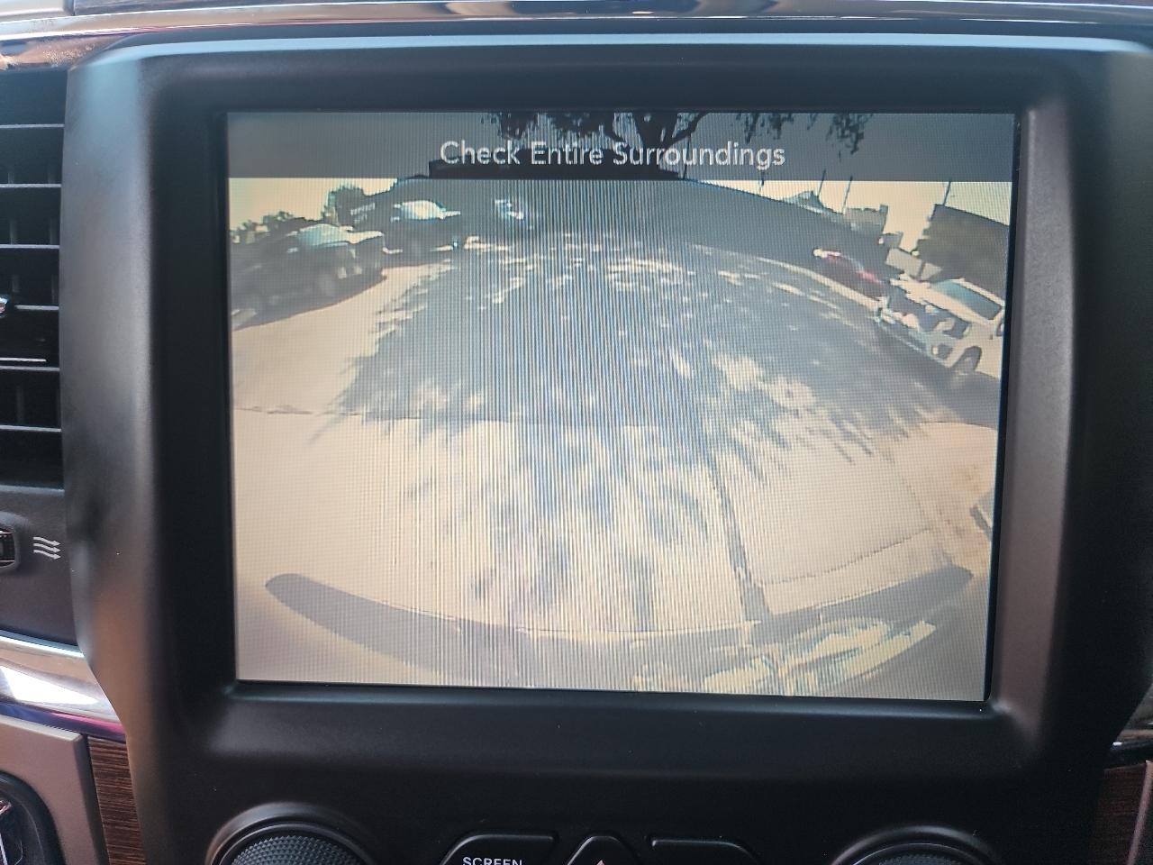 RAM 1500 4WD Crew Cab 140.5" Laramie 2014