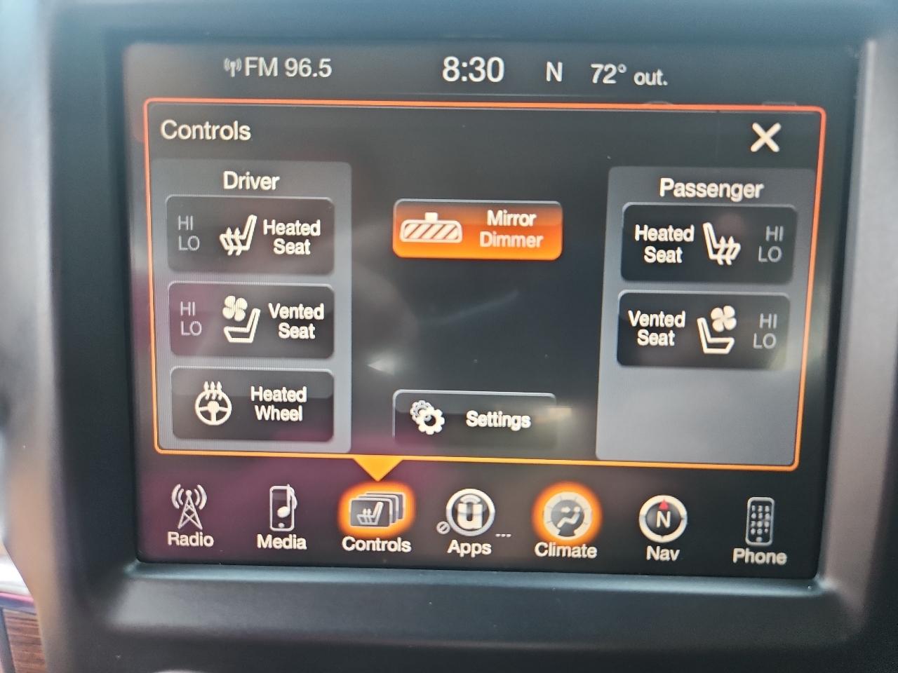 RAM 1500 4WD Crew Cab 140.5" Laramie 2014