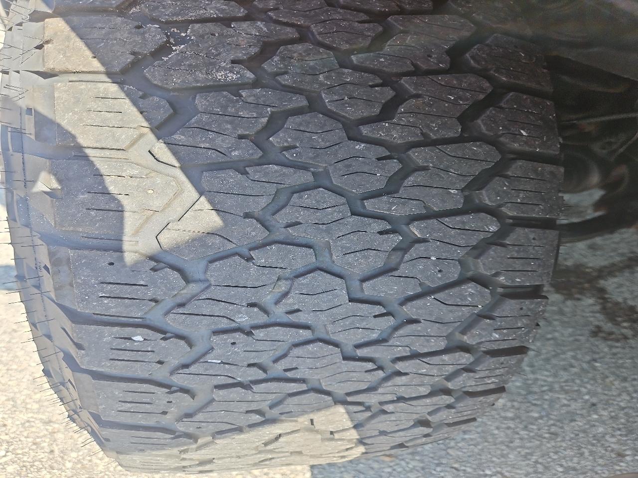 RAM 1500 4WD Crew Cab 140.5" Laramie 2014