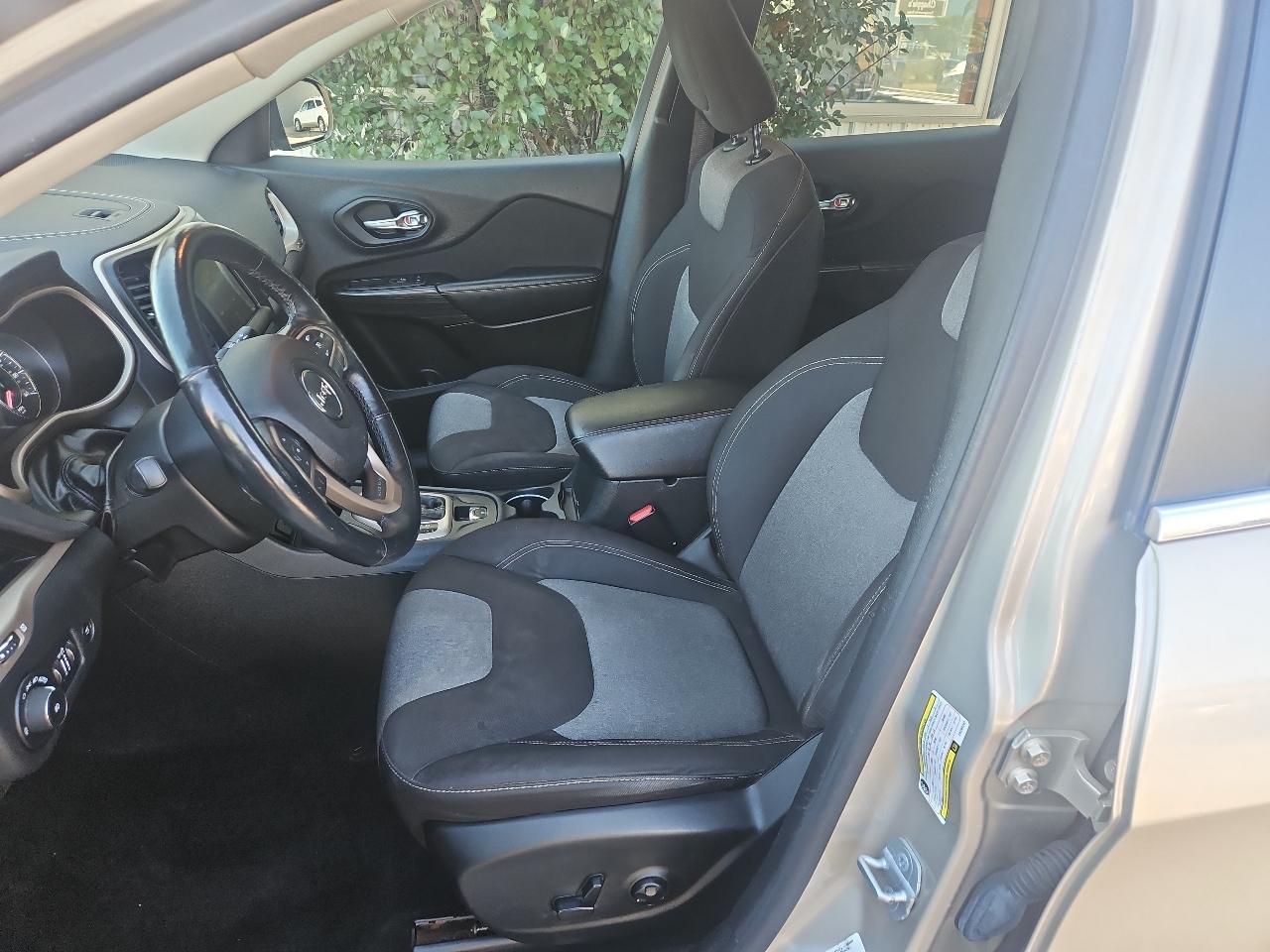 Jeep Cherokee 4WD 4dr Latitude 2014