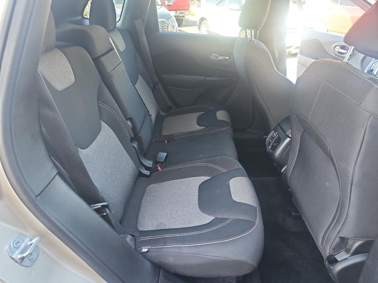 Jeep Cherokee 4WD 4dr Latitude 2014