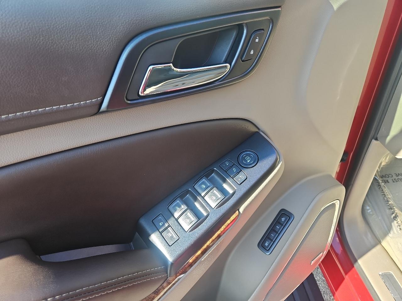Chevrolet Suburban 4WD 4dr LTZ 2015