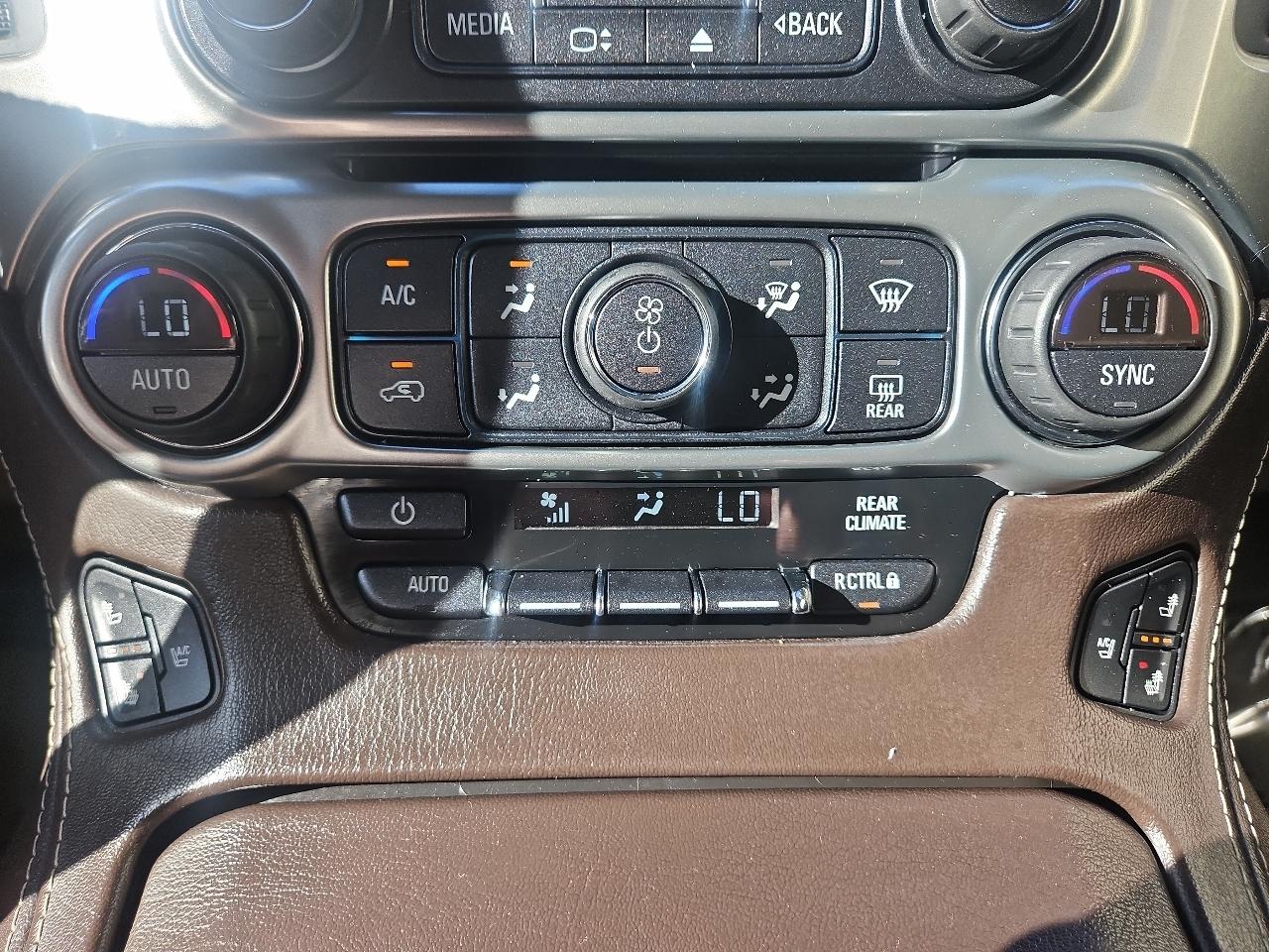 Chevrolet Suburban 4WD 4dr LTZ 2015