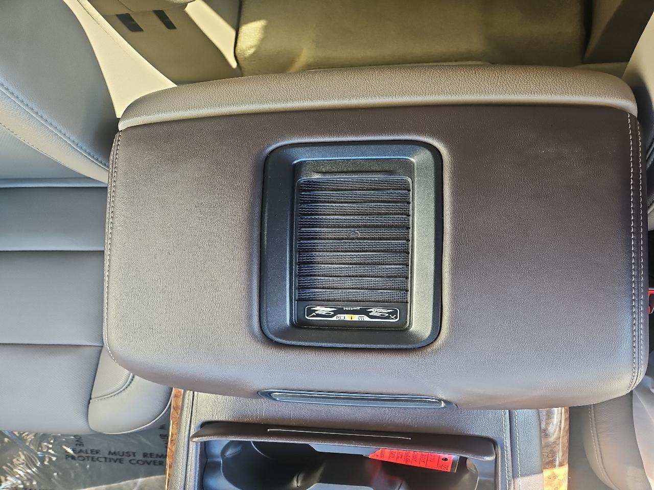 Chevrolet Suburban 4WD 4dr LTZ 2015