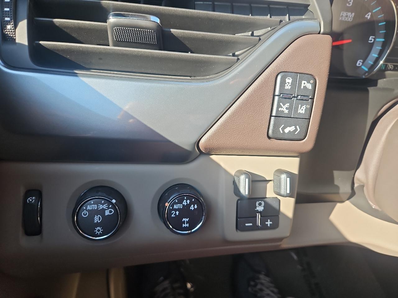 Chevrolet Suburban 4WD 4dr LTZ 2015
