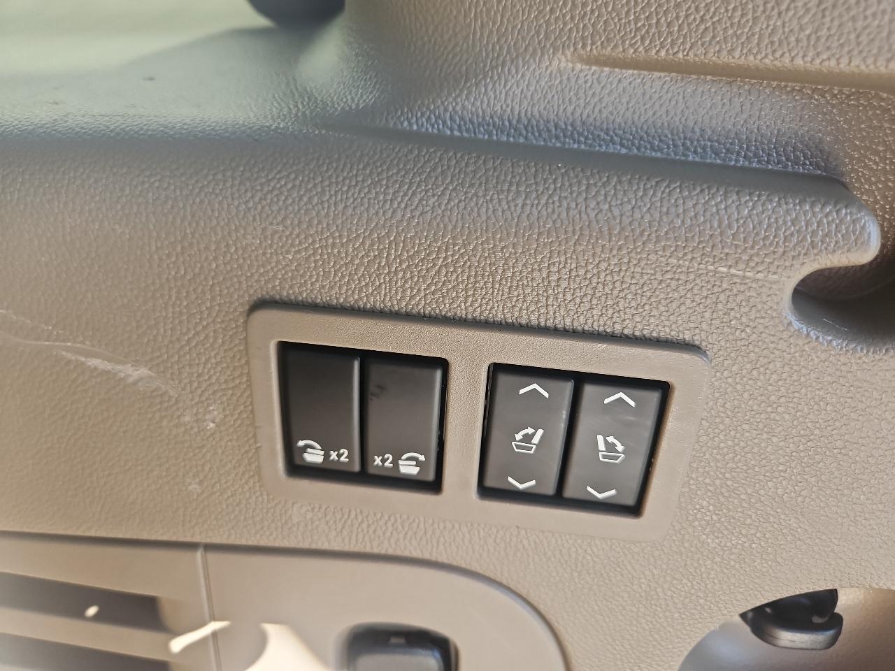 Chevrolet Suburban 4WD 4dr LTZ 2015