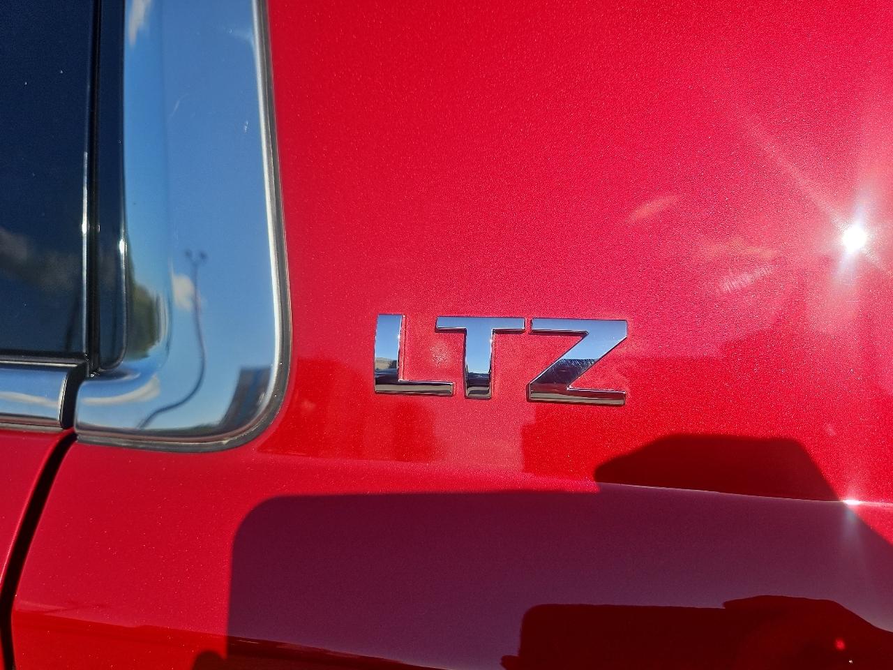 Chevrolet Suburban 4WD 4dr LTZ 2015