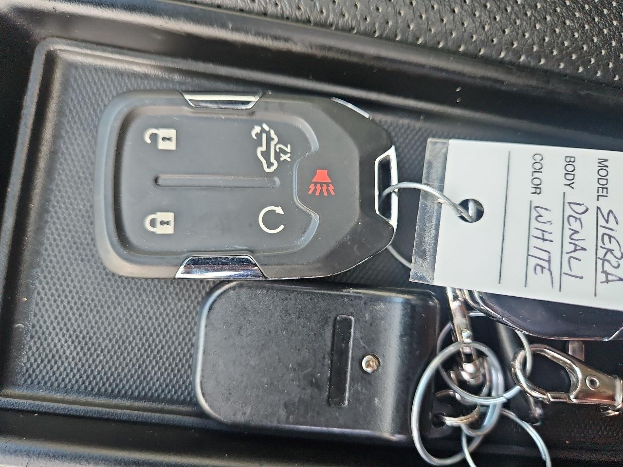 GMC Sierra 1500 4WD Crew Cab 147" Denali 2019