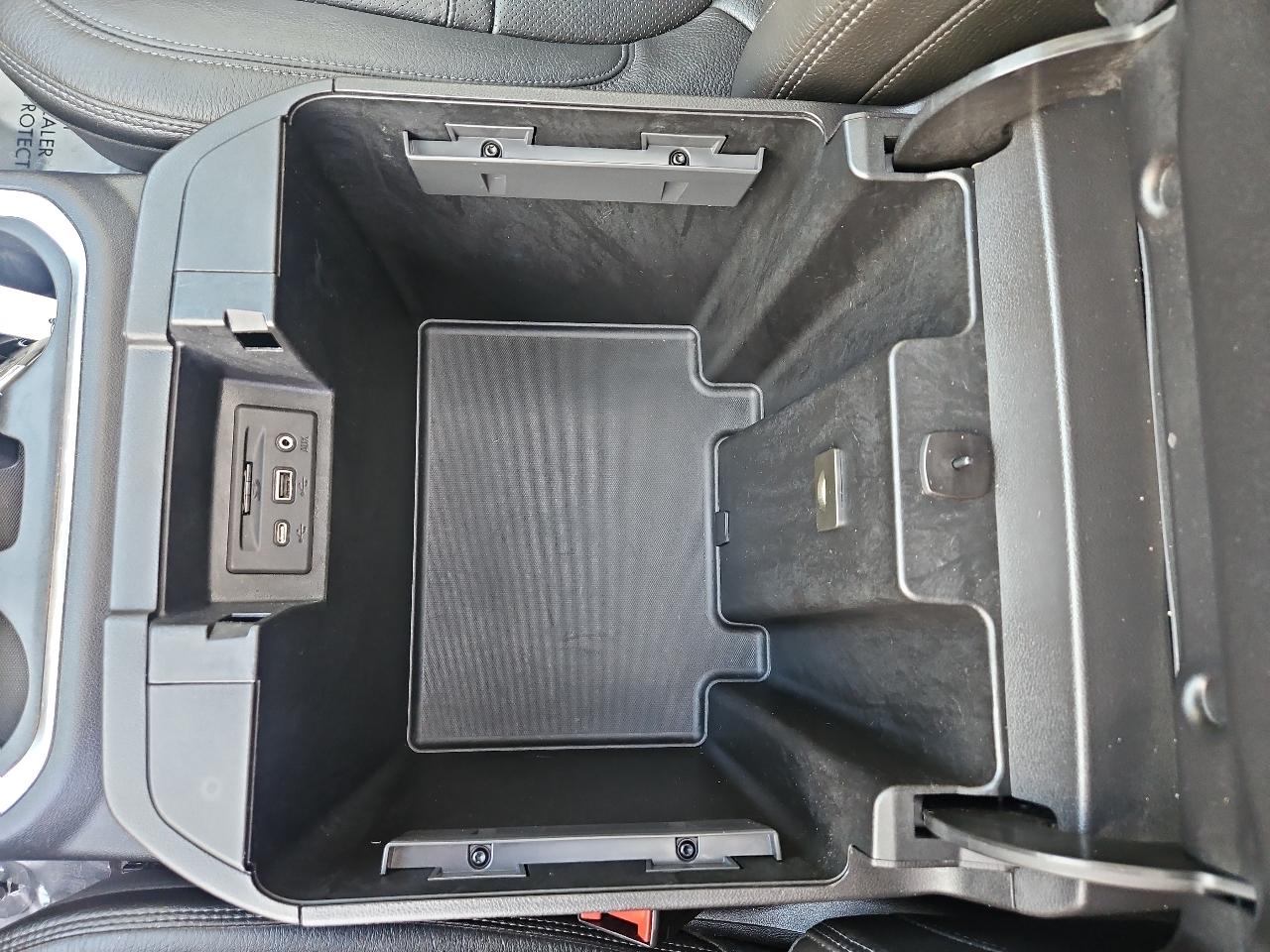 GMC Sierra 1500 4WD Crew Cab 147" Denali 2019