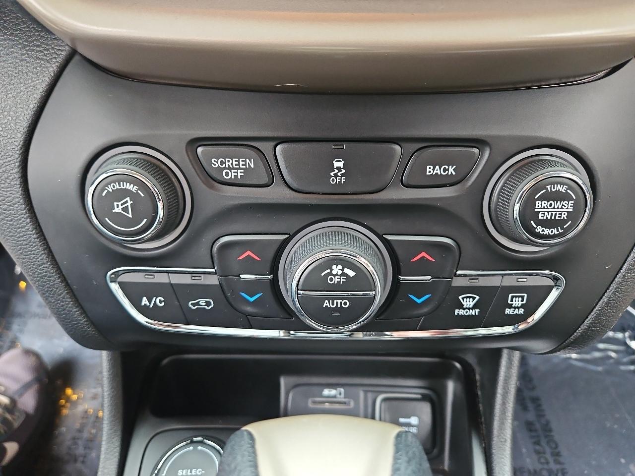 Jeep Cherokee 4WD 4dr Latitude 2014