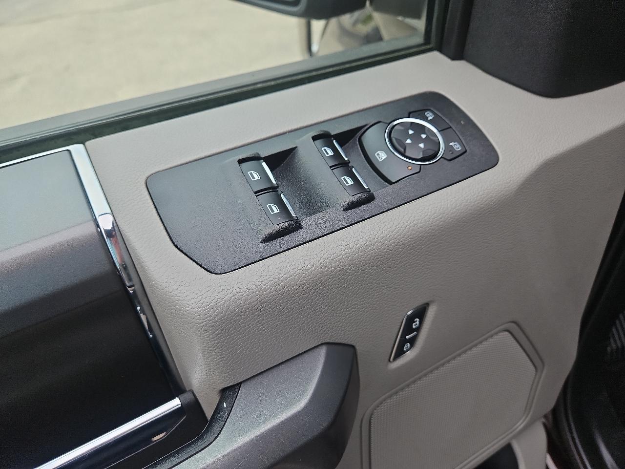 Ford F-150 4WD SuperCab 145" XLT 2019