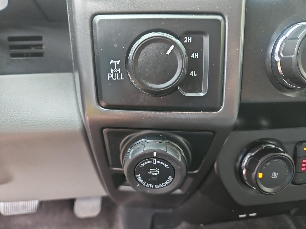 Ford F-150 4WD SuperCab 145" XLT 2019