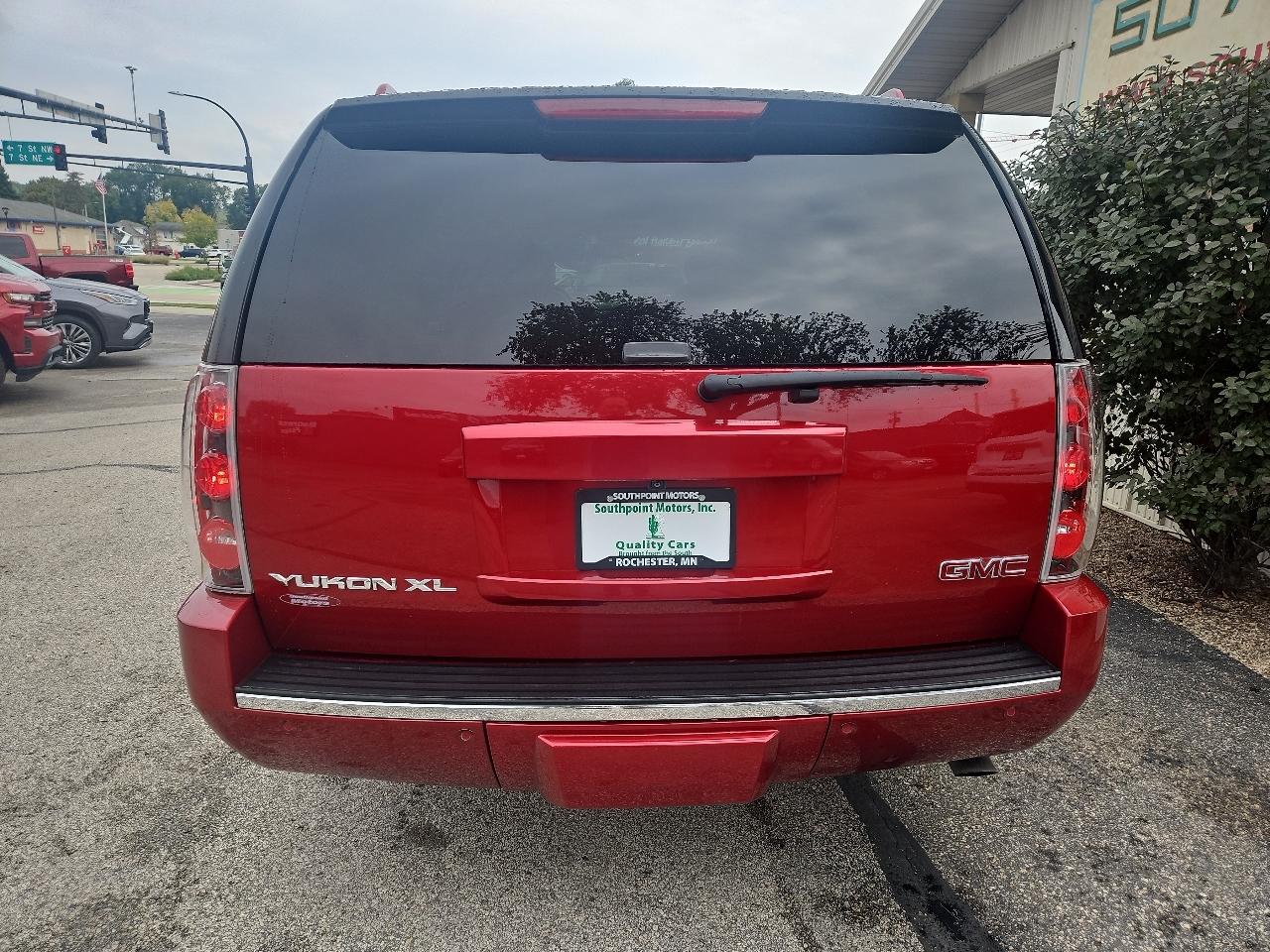 GMC Yukon XL AWD 4dr Denali 2014