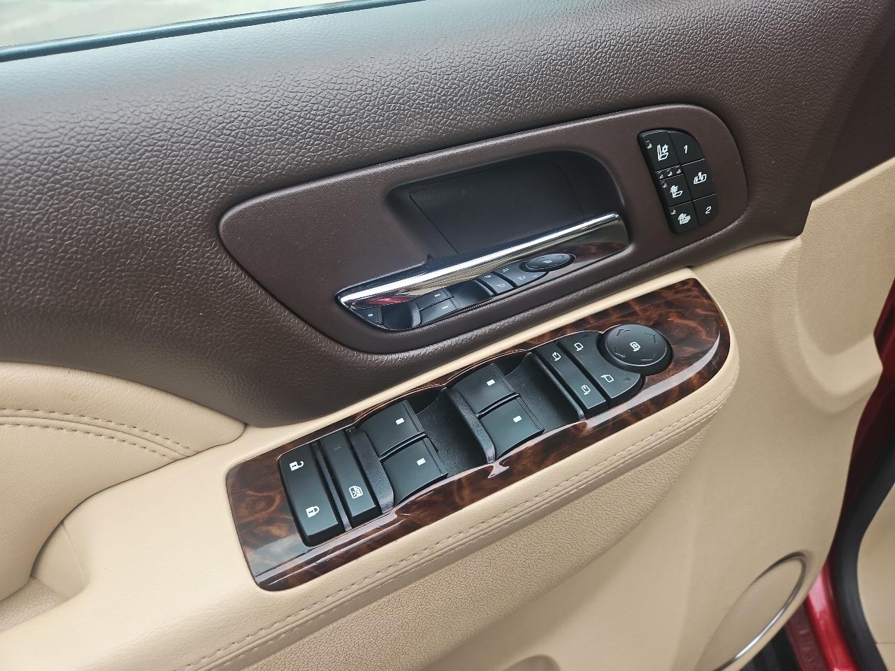 GMC Yukon XL AWD 4dr Denali 2014