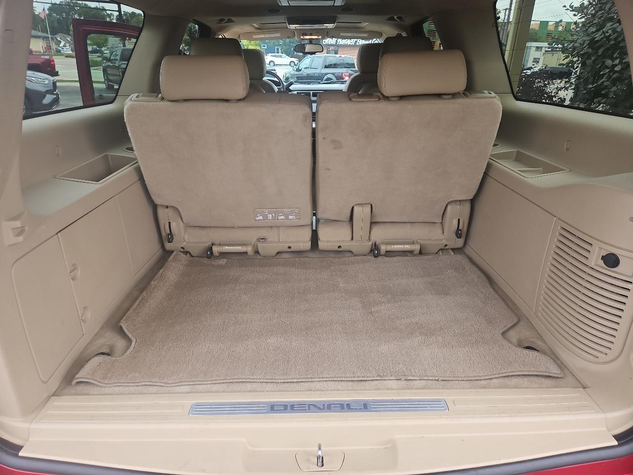 GMC Yukon XL AWD 4dr Denali 2014