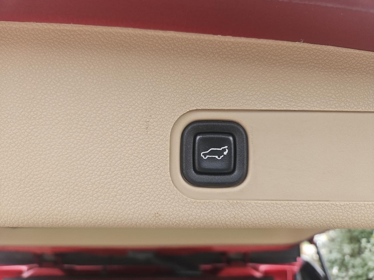 GMC Yukon XL AWD 4dr Denali 2014