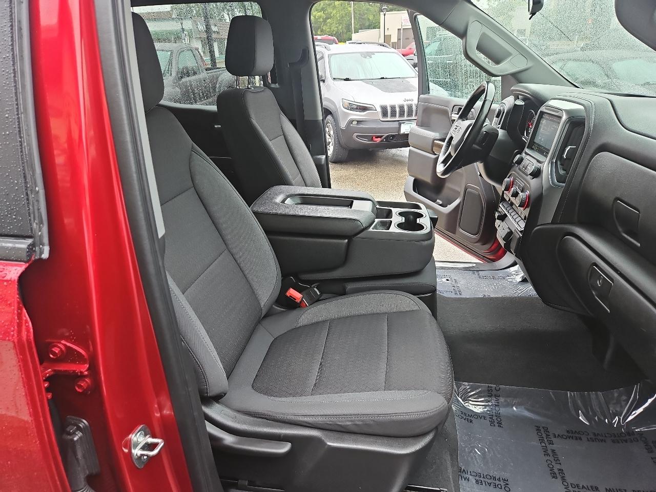 Chevrolet Silverado 1500 LTD 4WD Crew Cab 147" RST 2022