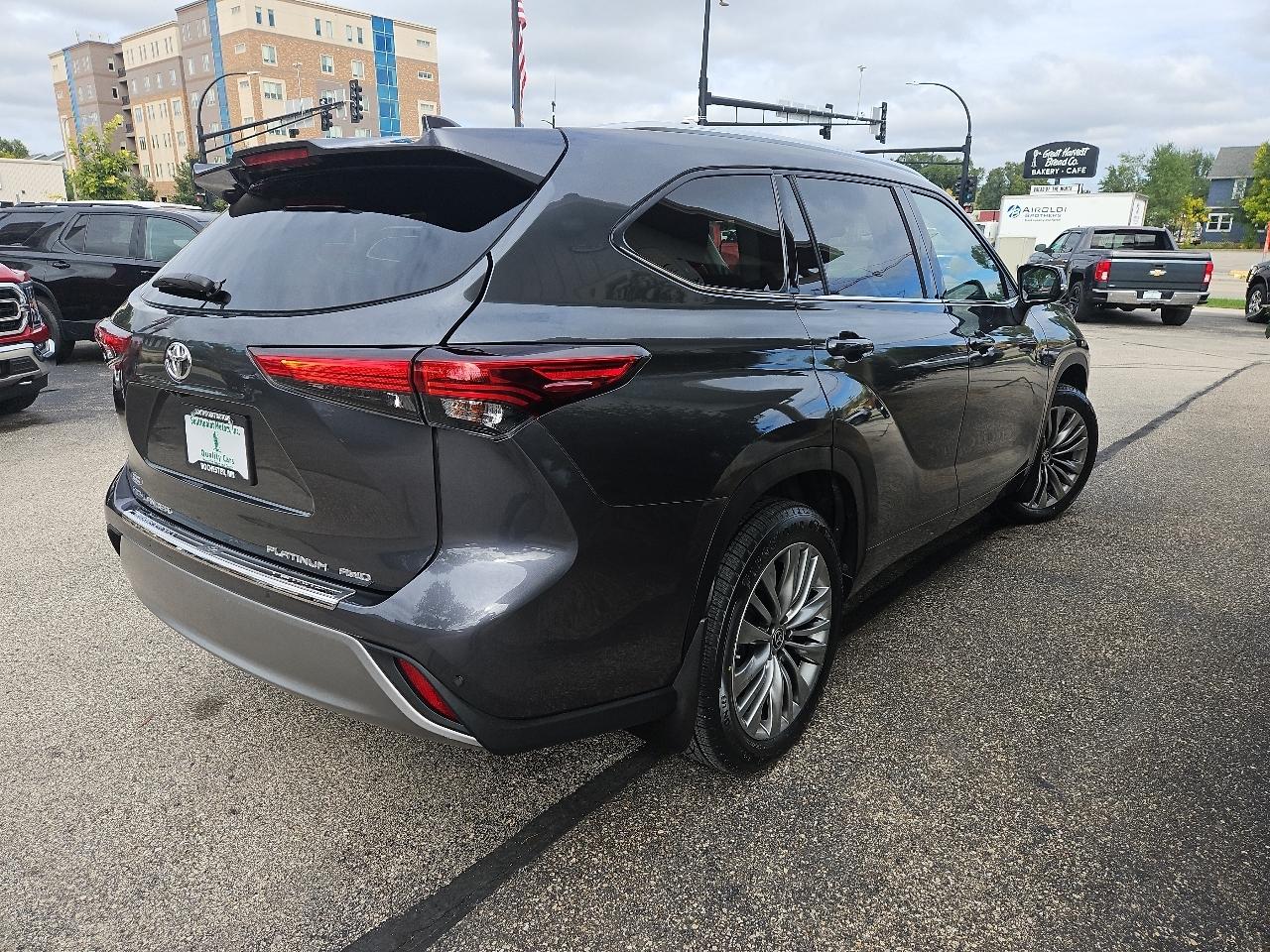 Toyota Highlander Platinum AWD (Natl) 2020