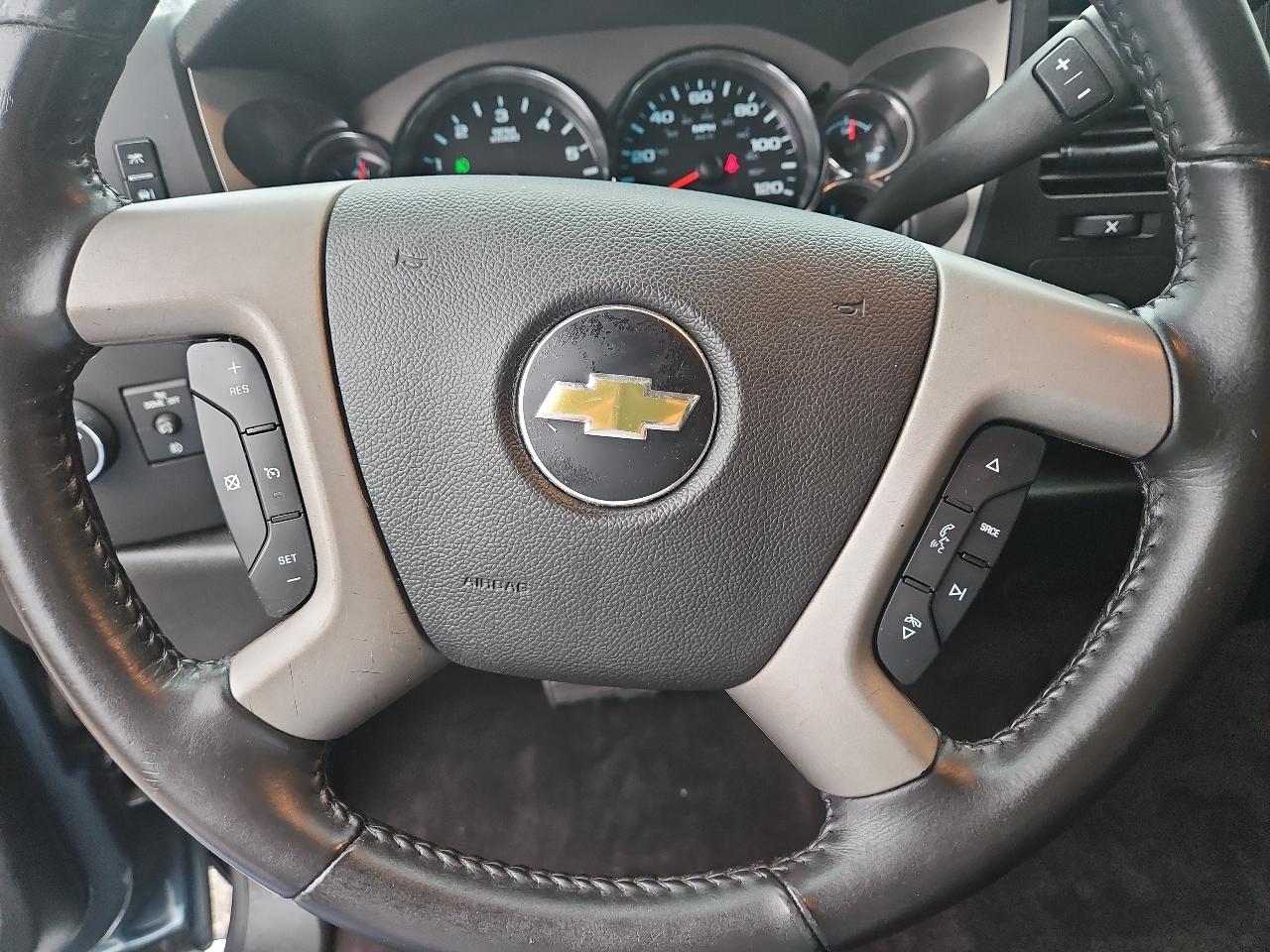 Chevrolet Silverado 1500 4WD Crew Cab 143.5" LT 2012