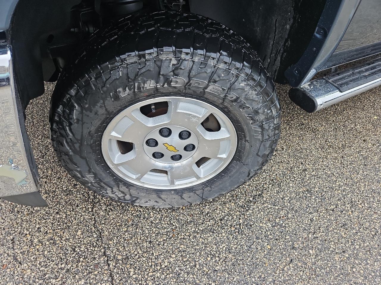 Chevrolet Silverado 1500 4WD Crew Cab 143.5" LT 2012