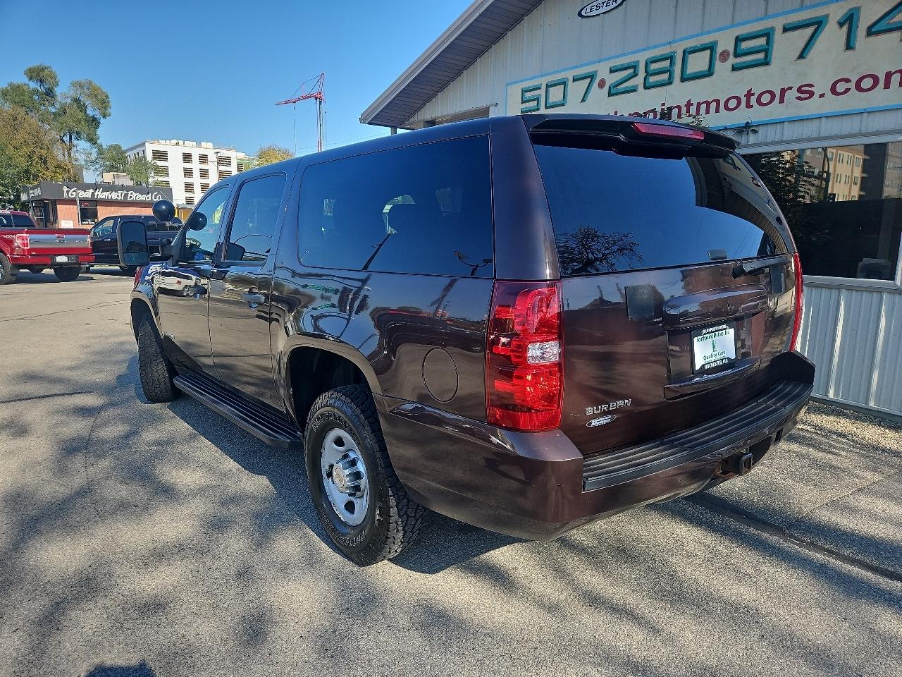 Chevrolet Suburban 4WD 4dr 2500 Commercial 2011