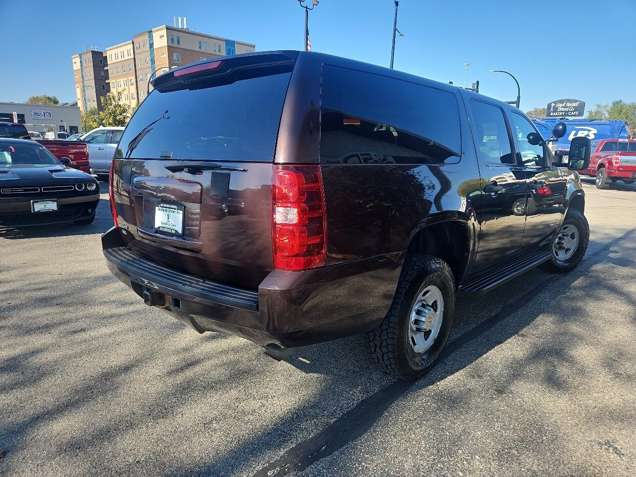 Chevrolet Suburban 4WD 4dr 2500 Commercial 2011