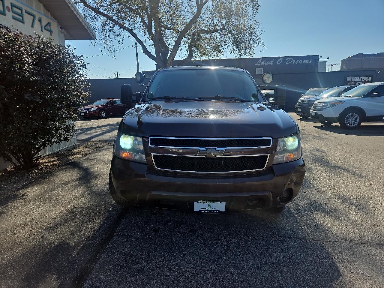 Chevrolet Suburban 4WD 4dr 2500 Commercial 2011