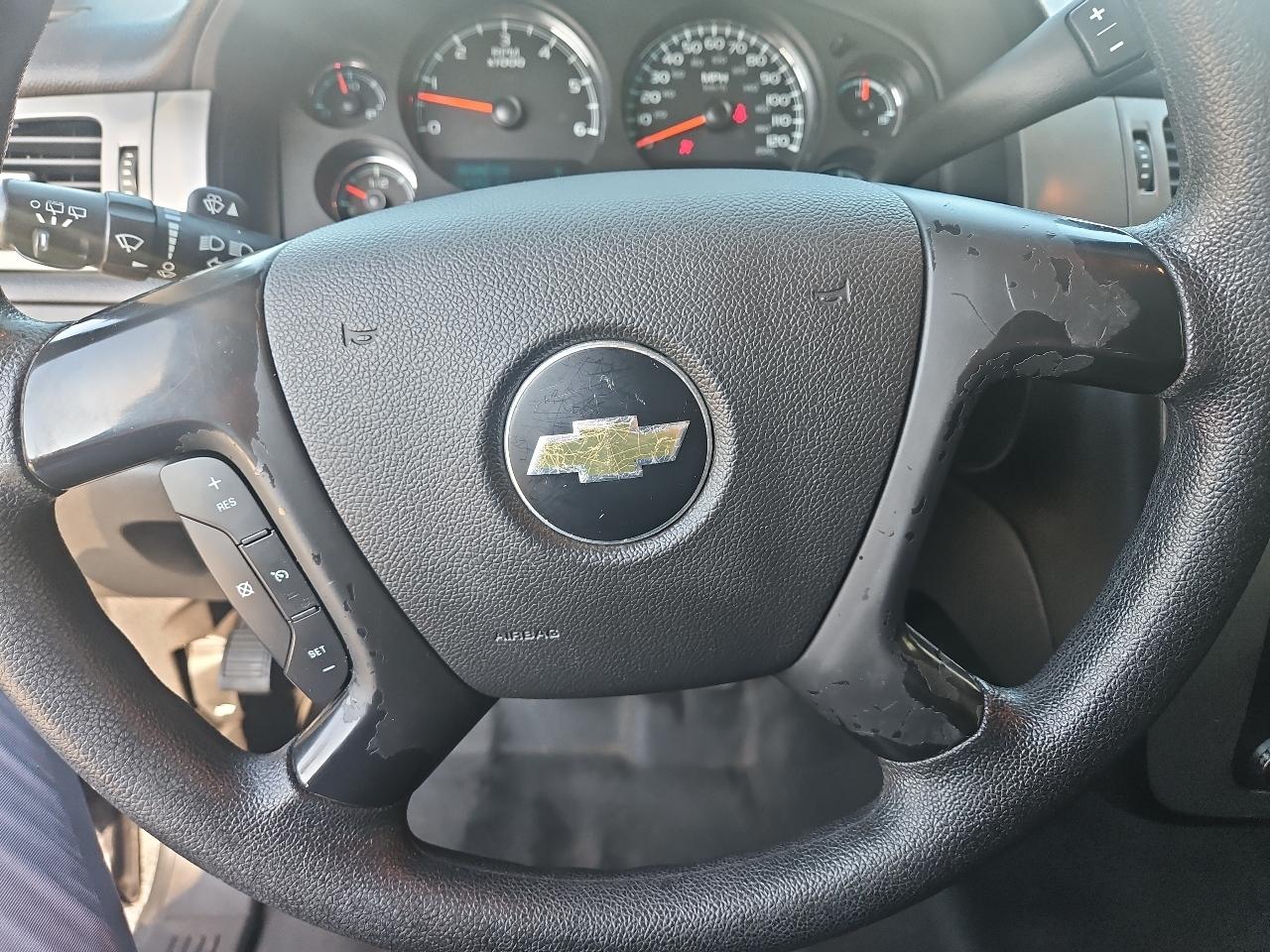 Chevrolet Suburban 4WD 4dr 2500 Commercial 2011