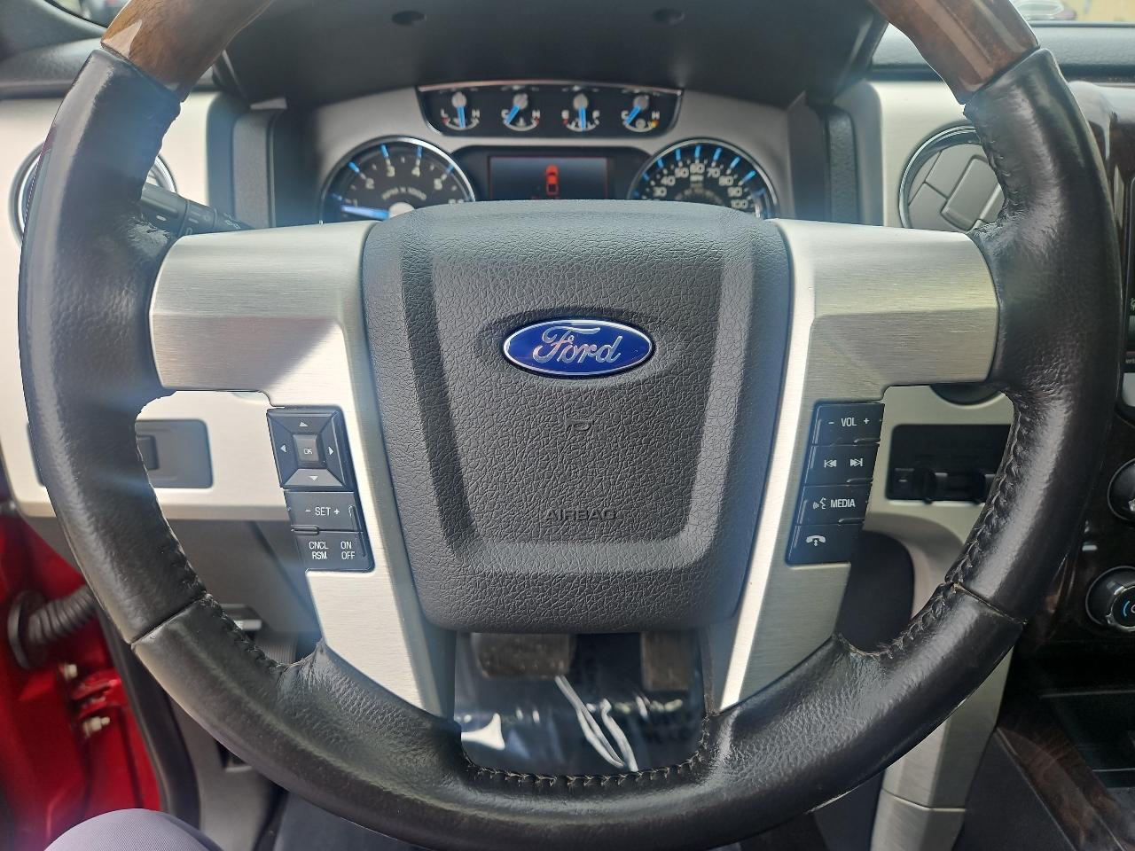 Ford F-150 4WD SuperCrew 145" Platinum 2014