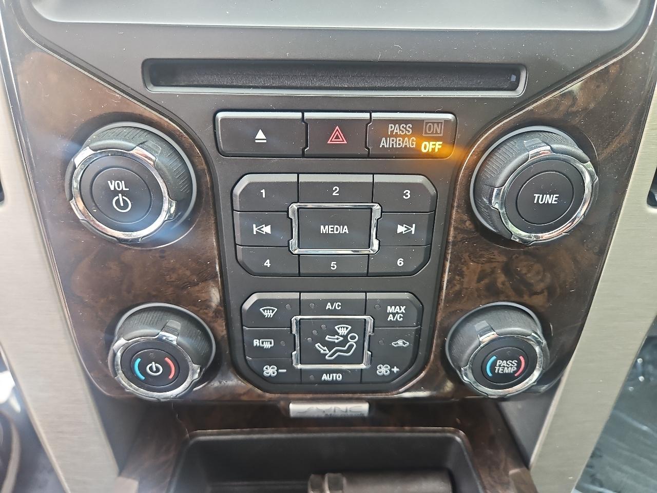 Ford F-150 4WD SuperCrew 145" Platinum 2014