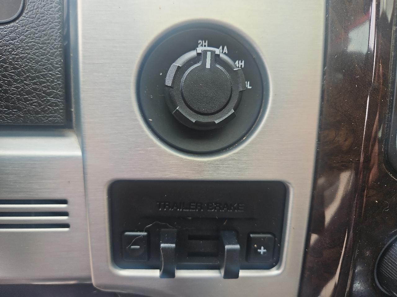 Ford F-150 4WD SuperCrew 145" Platinum 2014