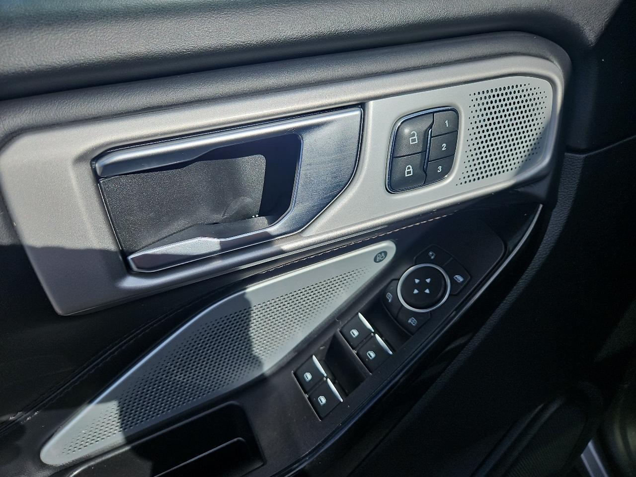Ford Explorer Platinum 4WD 2021