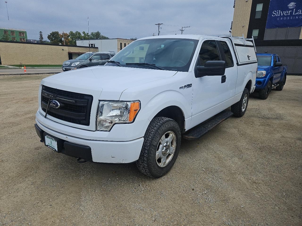 2014 Ford F-150 4WD SuperCab 145" STX