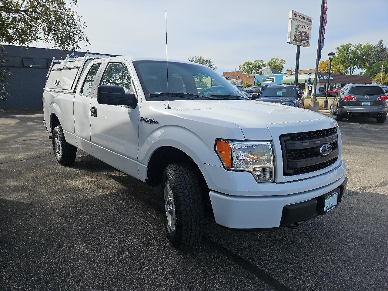 Ford F-150 4WD Reg Cab 126" STX 2014