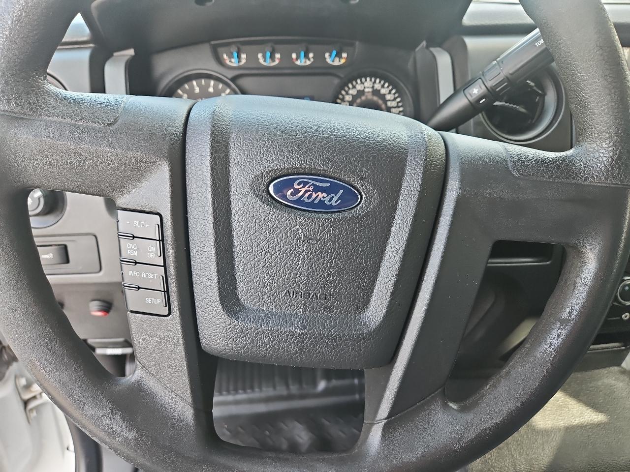 Ford F-150 4WD Reg Cab 126" STX 2014