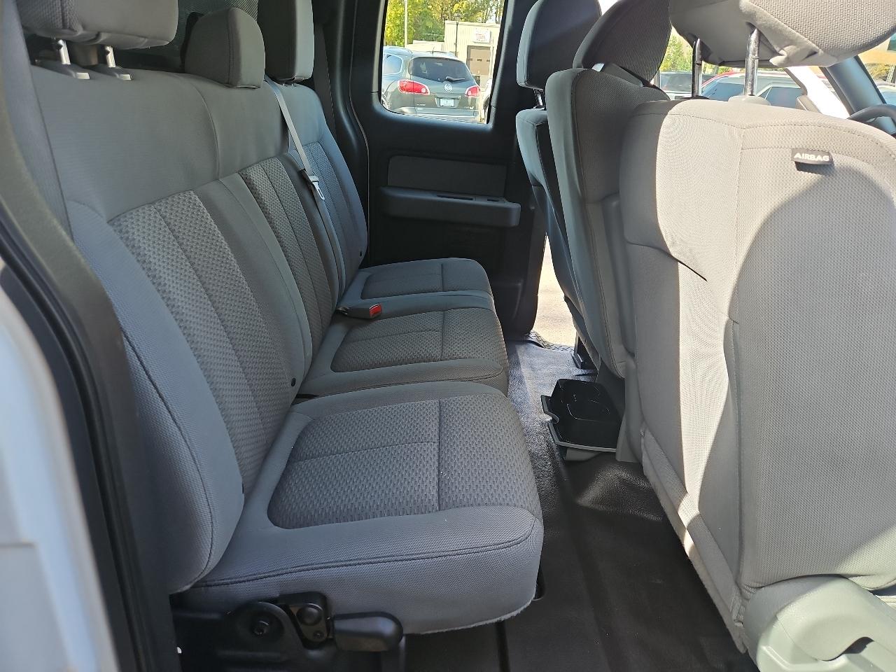 Ford F-150 4WD Reg Cab 126" STX 2014