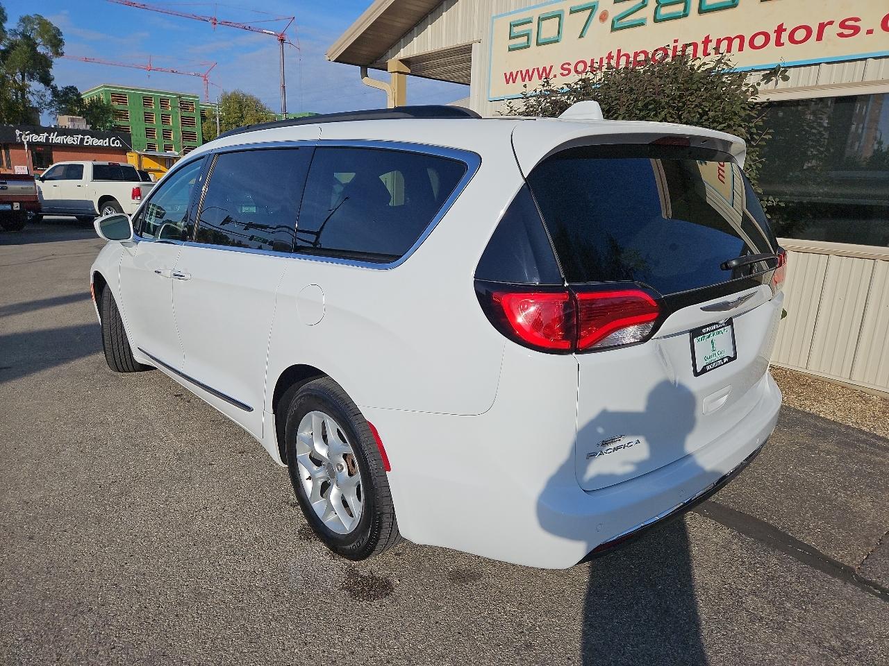 Chrysler Pacifica Touring-L FWD 2017