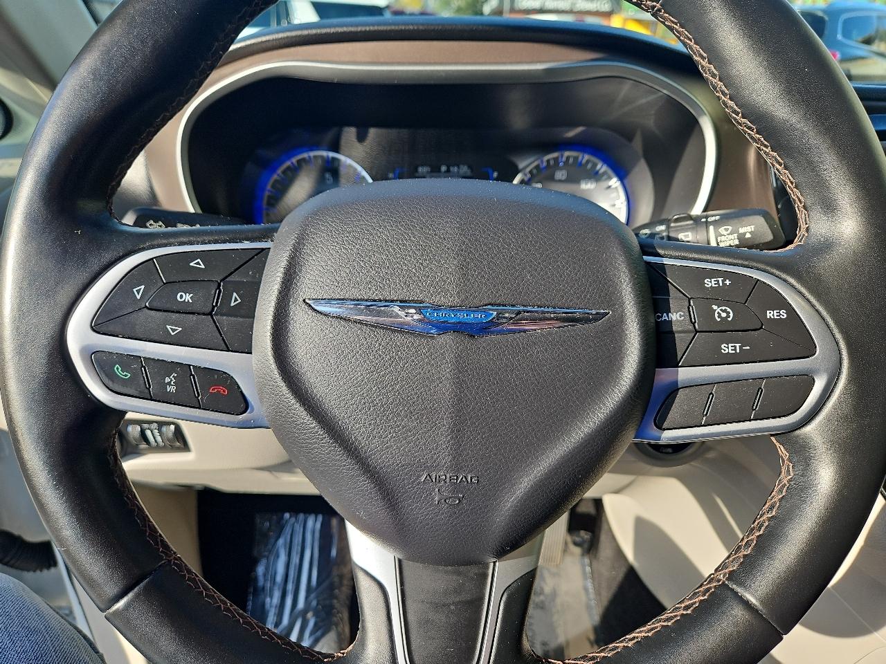 Chrysler Pacifica Touring-L FWD 2017